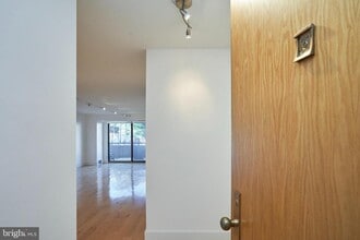 Building Photo - 1800 Old Meadow Rd