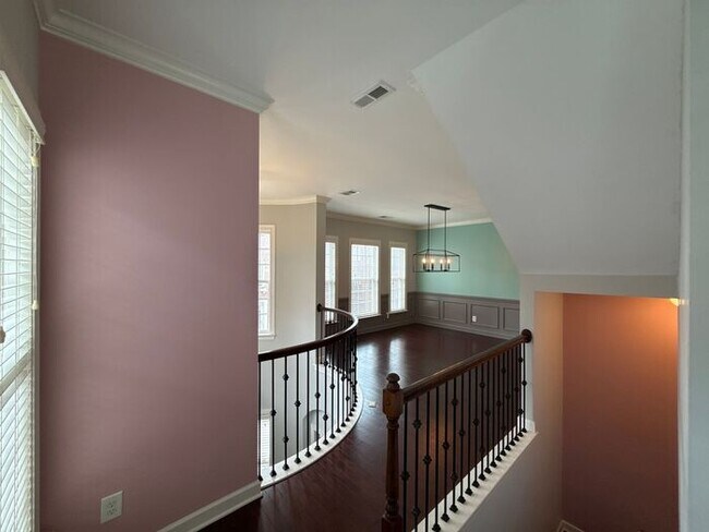 Building Photo - Avenues at Ayrsley