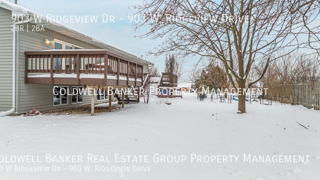 Building Photo - 903 W Ridgeview Dr