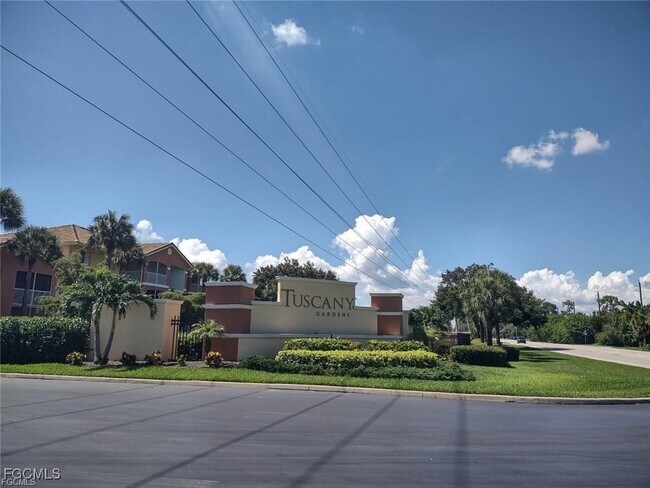 Building Photo - 6361 Aragon Way