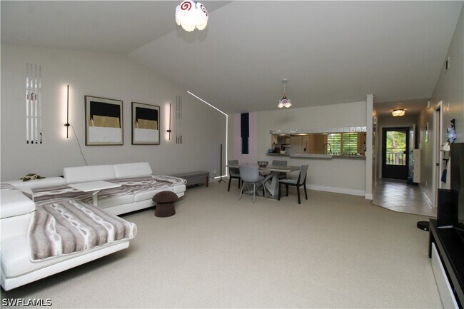 Building Photo - 5767 Deauville Cir