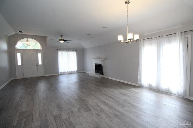 Building Photo - 22 Arapaho Dr