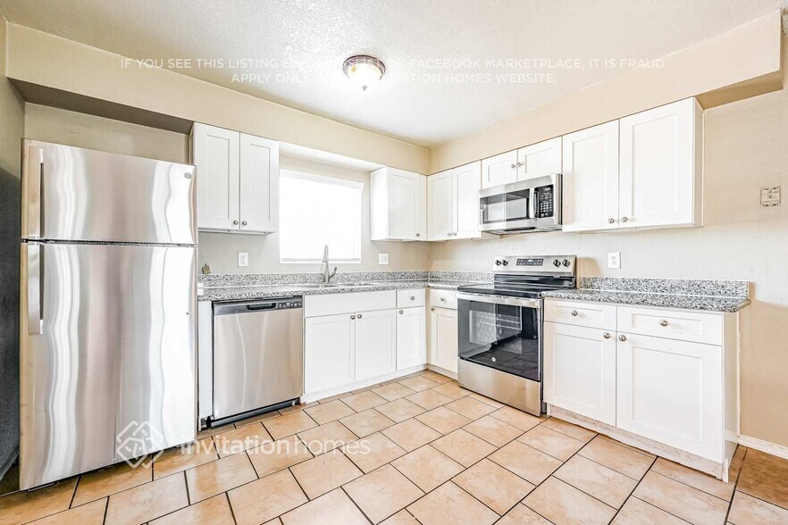 Building Photo - 11628 N 49th Dr