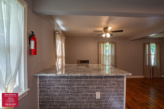 Building Photo - 1422 N 38th St