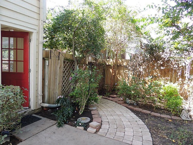 Building Photo - 3610 Wild Berry Ct