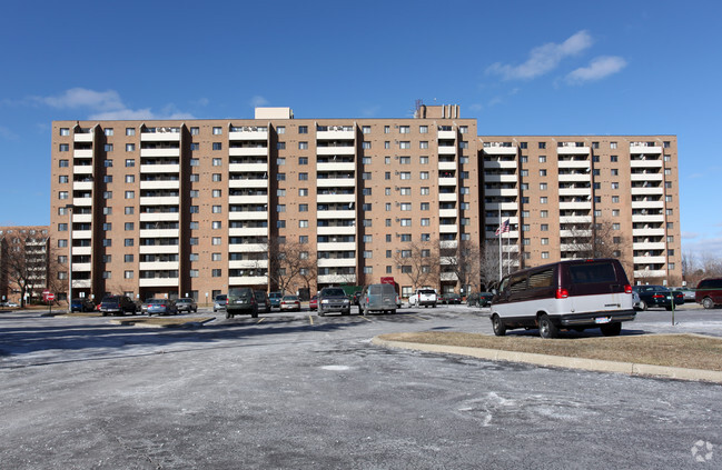 Primary Photo - Oakland Park Towers II