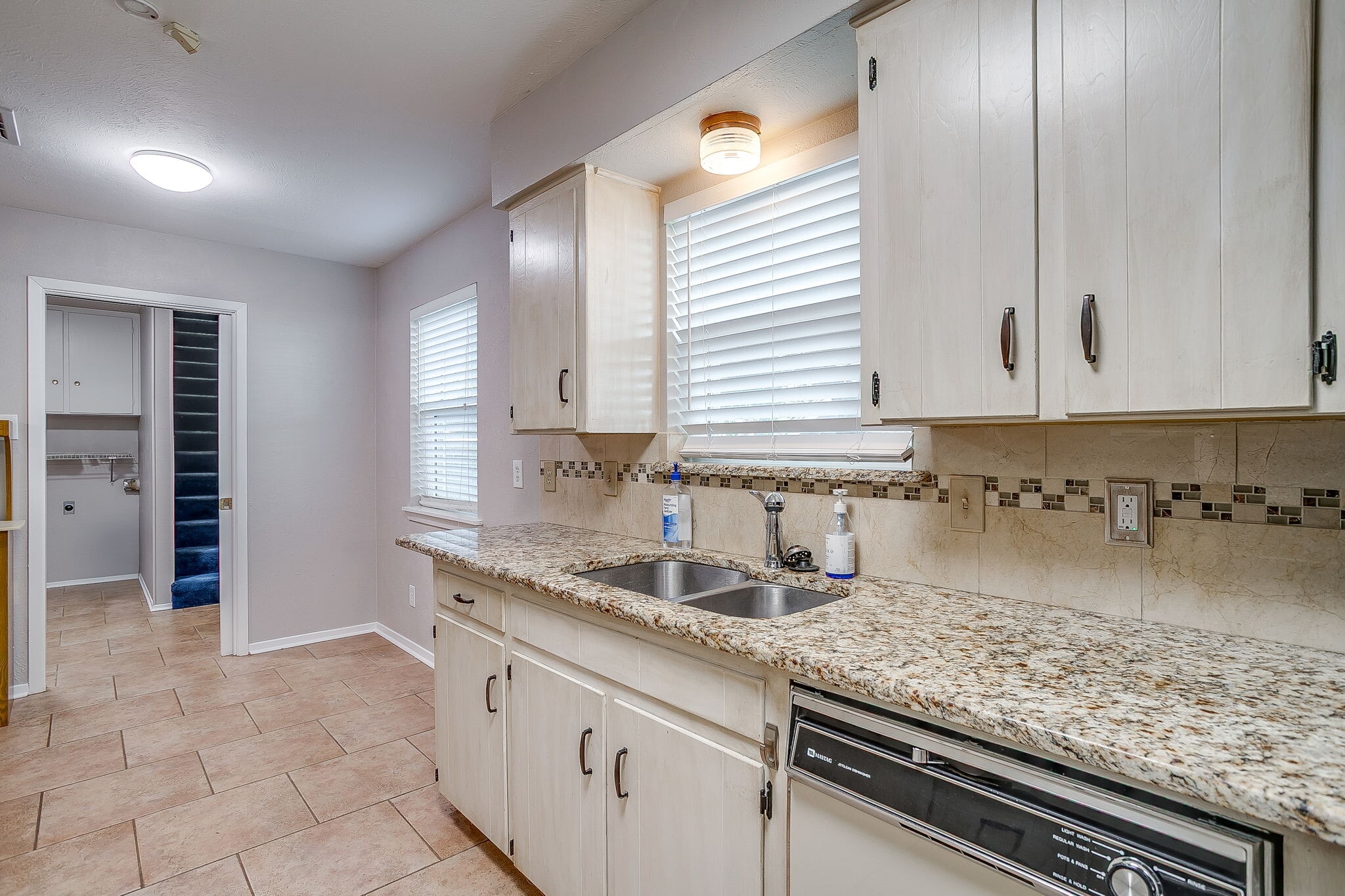 Building Photo - 1706 Larkspur Dr