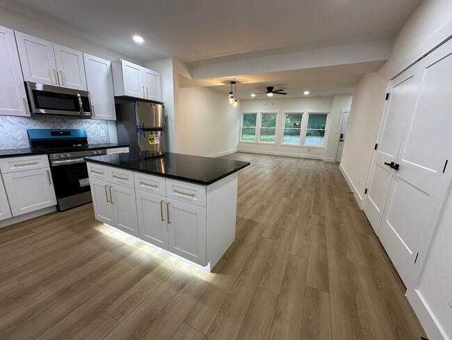 Building Photo - Brand new construction townhouse! First mo...