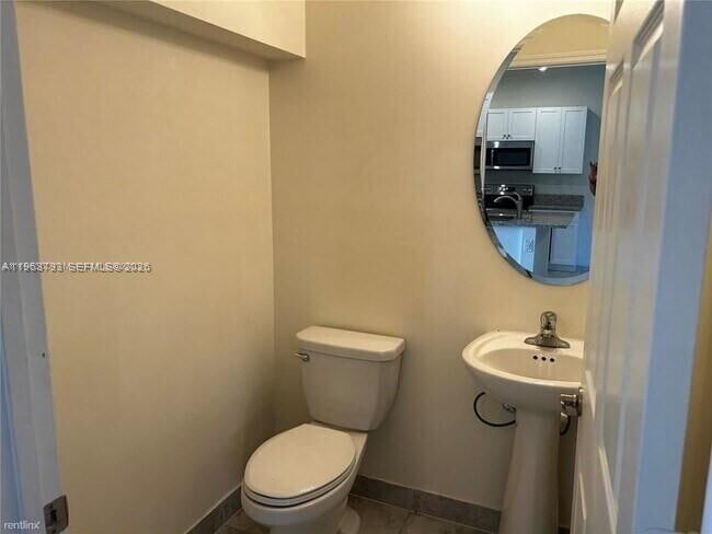 Building Photo - 3402 W 105th St