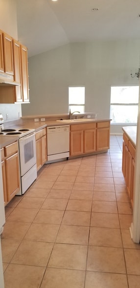 Building Photo - 13504 White Elk Loop