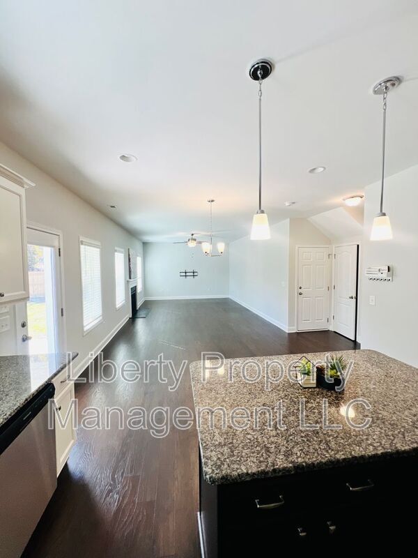 Building Photo - 326 Countryside Dr