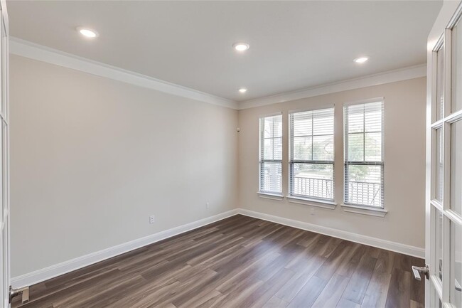 Building Photo - 3509 Charade Dr