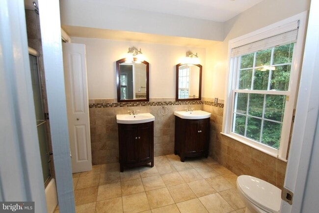 Building Photo - 110 Biscayne Ct