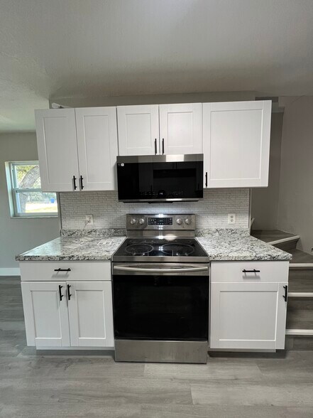 Kitchen - 6412 Diamond St