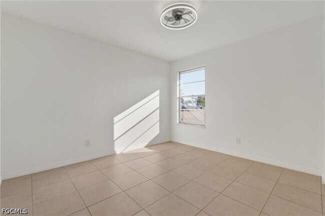 Building Photo - 100 Contee Dr