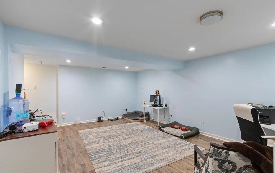 Building Photo - 6 Beau Ridge Dr