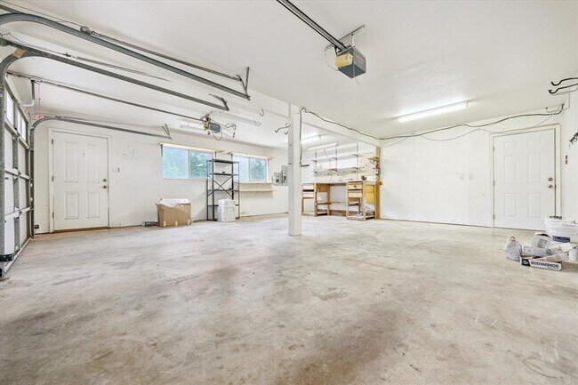 Building Photo - 1700 Patterson Rd