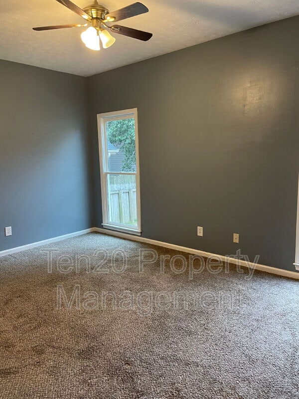 Building Photo - 326 Hardaway Ct