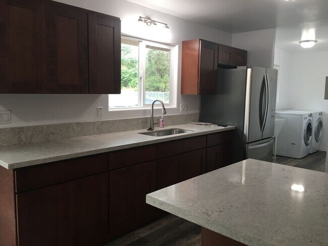 Building Photo - 3BR/2BA Home in Hawaiian Paradise Park
