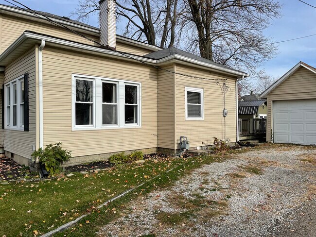 Building Photo - 10 S Preston St