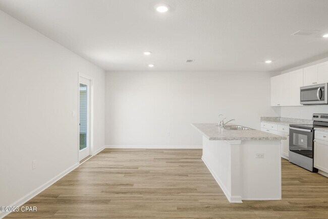 Building Photo - 5033 Rivergrass Dr
