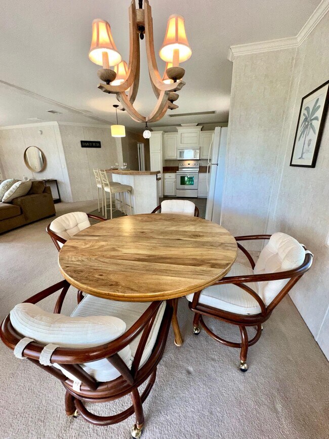 Building Photo - 292 Majorca Rd