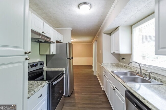 Building Photo - 7006 Knollwood Dr