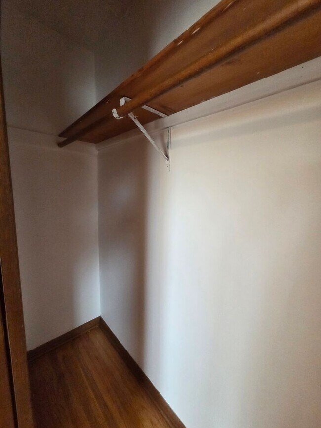 Building Photo - W 2nd St 1408-1410