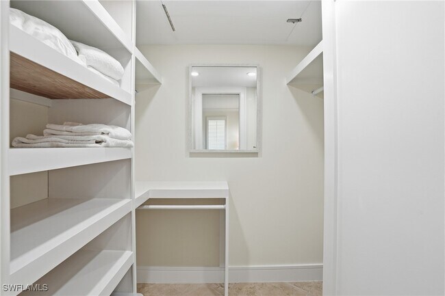 Building Photo - 3443 Gulf Shore Blvd N