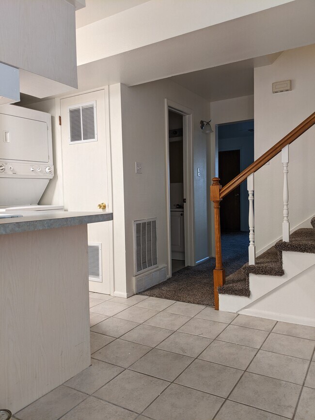 Patio Interior Entrance - 3728 Quail St