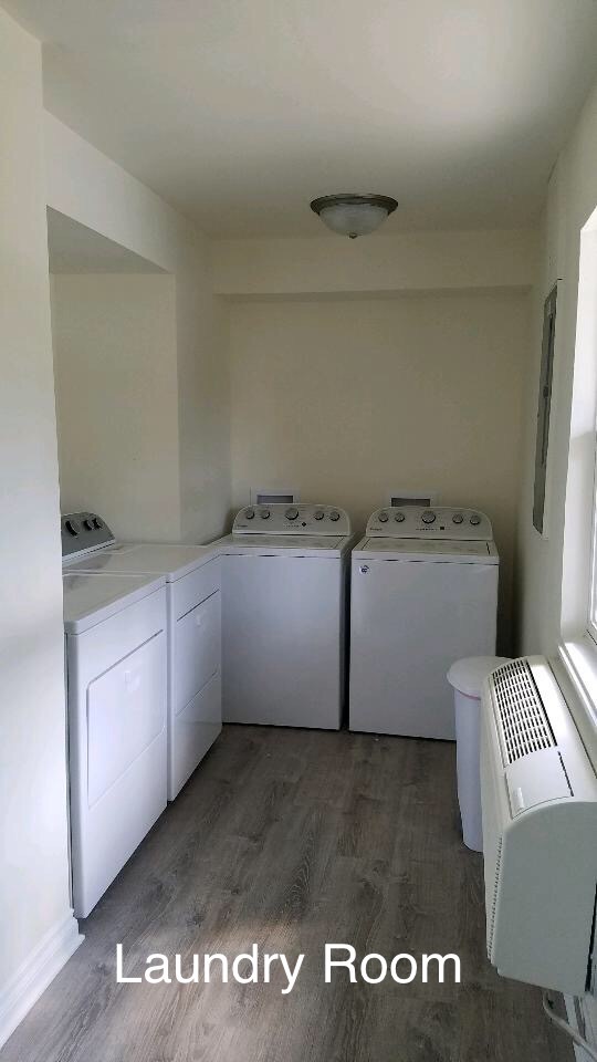 Laundry facilities - 1817 River Rd