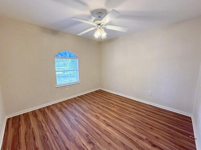 Building Photo - 5328 Tallowpine Terrace