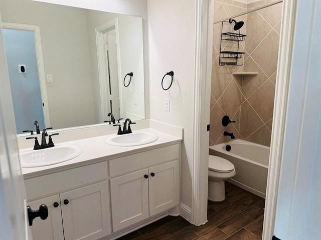 Building Photo - 4006 Cottontail Dr