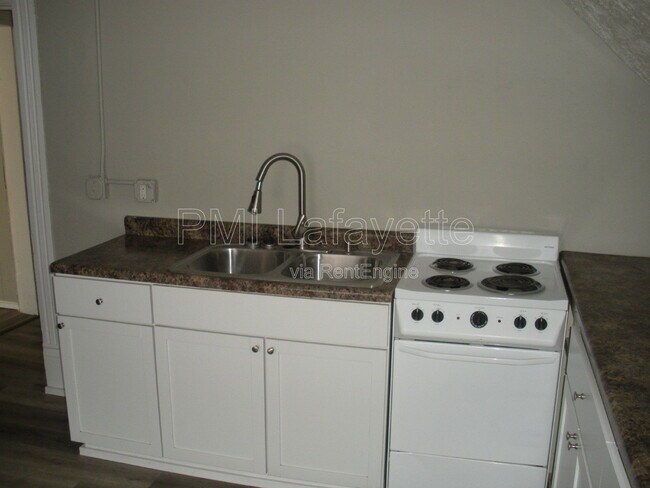 Building Photo - 2024 Monon Ave