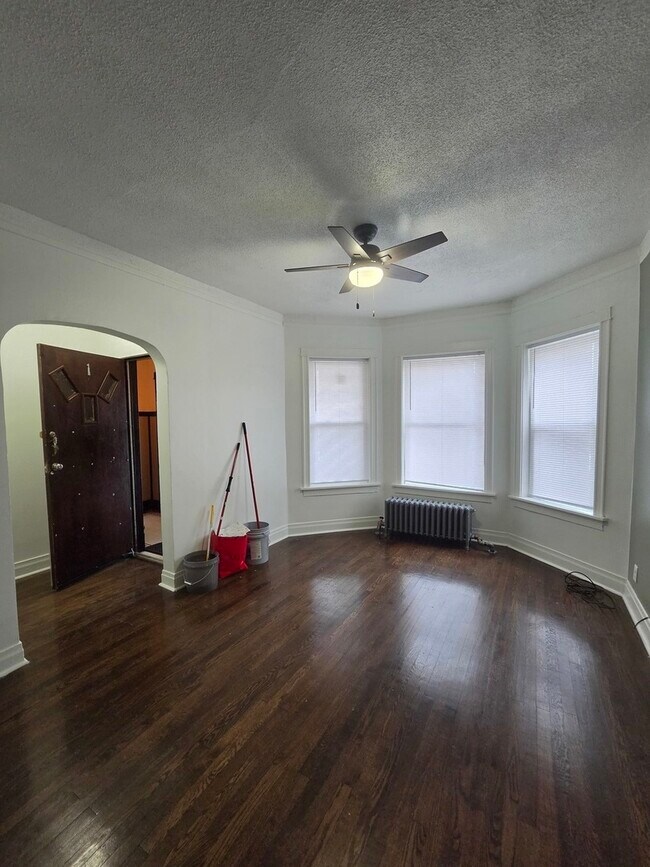 Building Photo - 2120 S Ridgeway Ave