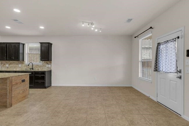 Building Photo - 19239 Midnight Glen Dr