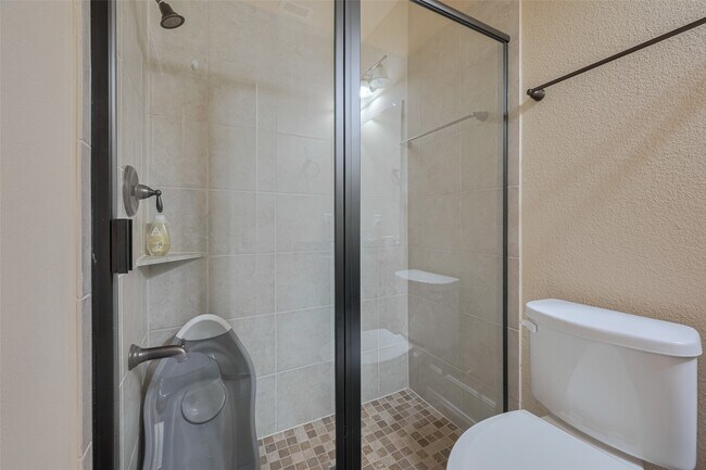 Building Photo - 17519 Murrayfield Ct