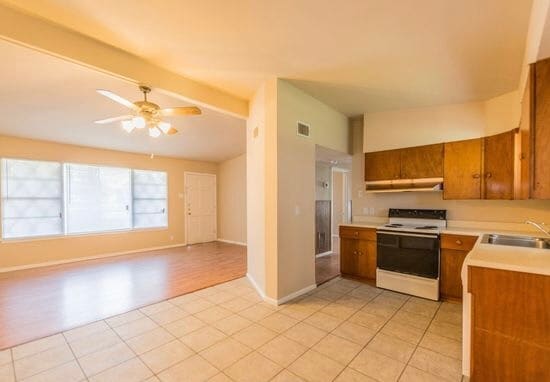 Building Photo - 7527 Dell Oak Dr