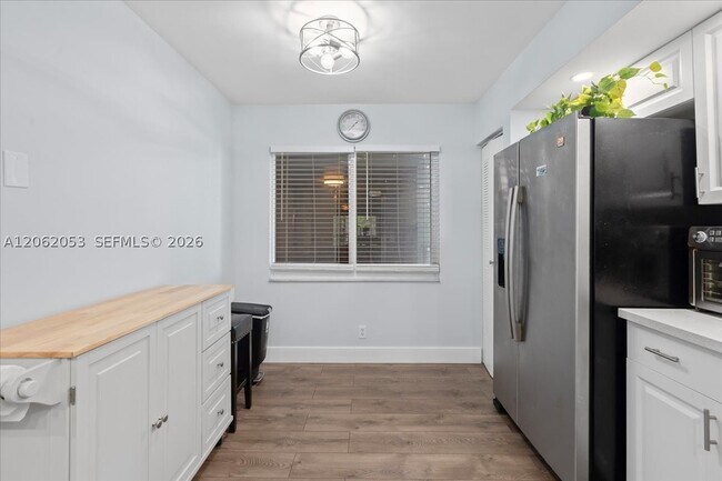 Building Photo - 12500 SW 5th Ct