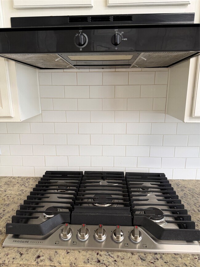 Building Photo - 22415 Rue Canyon Ct