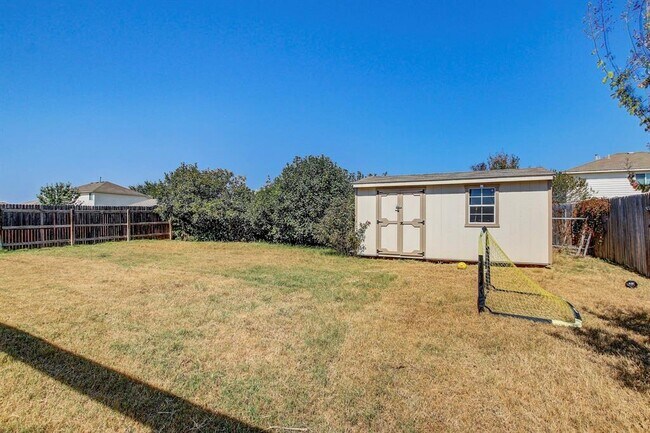 Building Photo - 215 Wildcat Dr