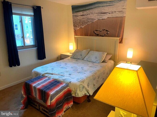 Building Photo - 14402 Jarvis Ave