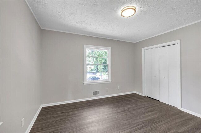 Building Photo - 1641 Rockcliff Pl SE