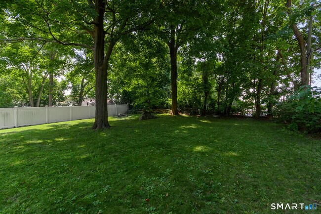 Building Photo - 26 Lenox Ave