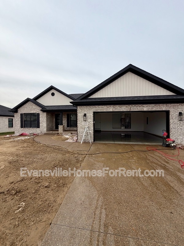 Building Photo - 3599 Sand Dr