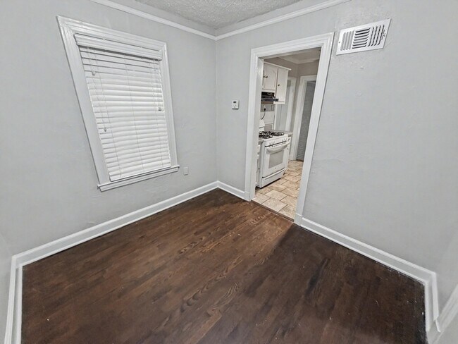 Building Photo - 987 Parkhaven Ln