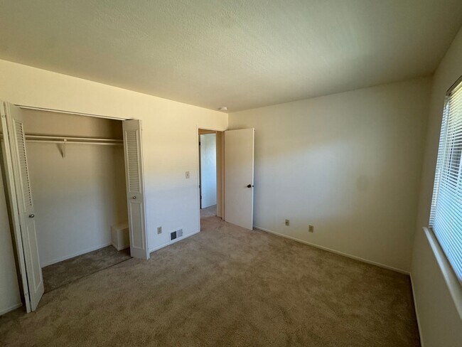 Building Photo - 2 Bedroom, 1 Bath in desirable neighborhood, Capitola
