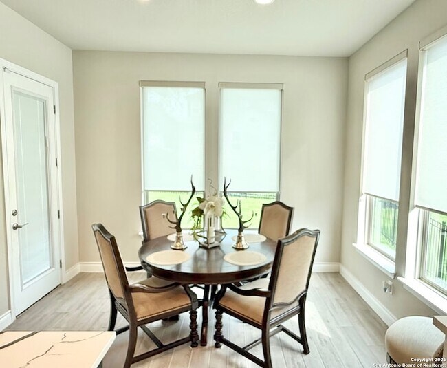 Building Photo - 211 Corazon