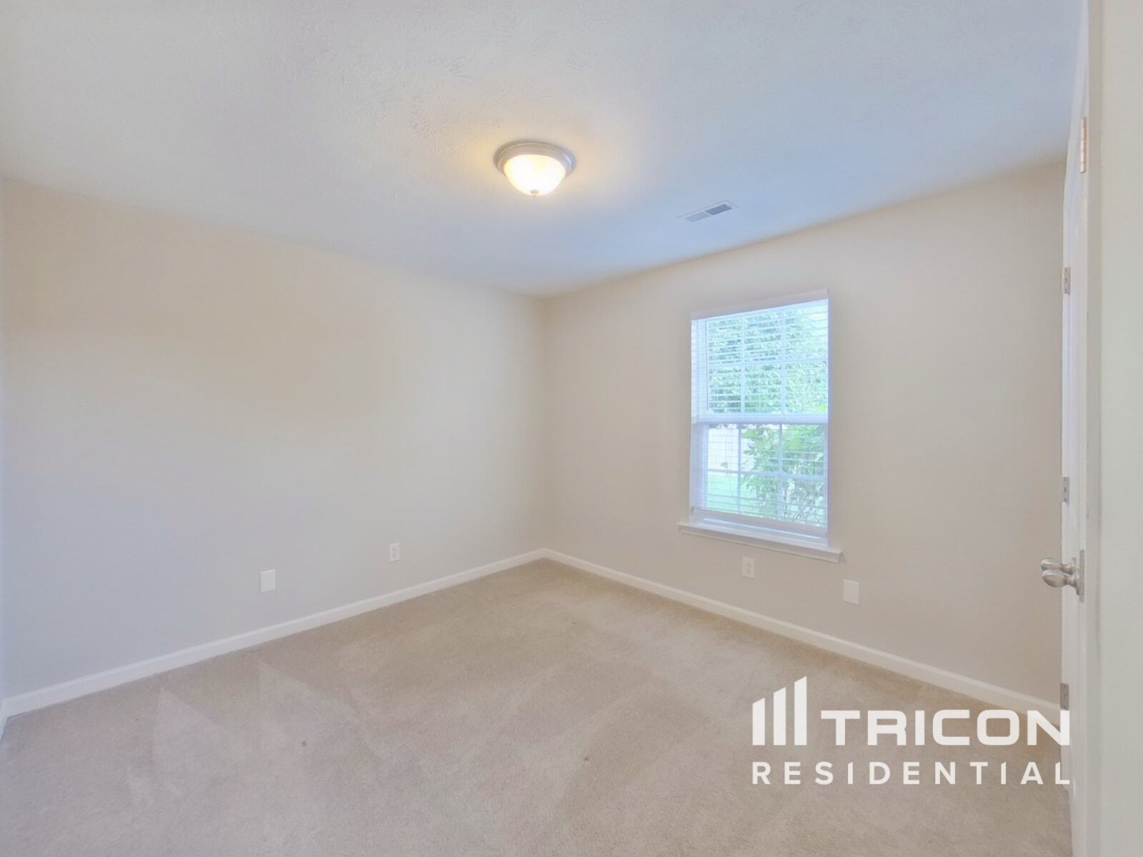 Building Photo - 2108 Montgomery Ln