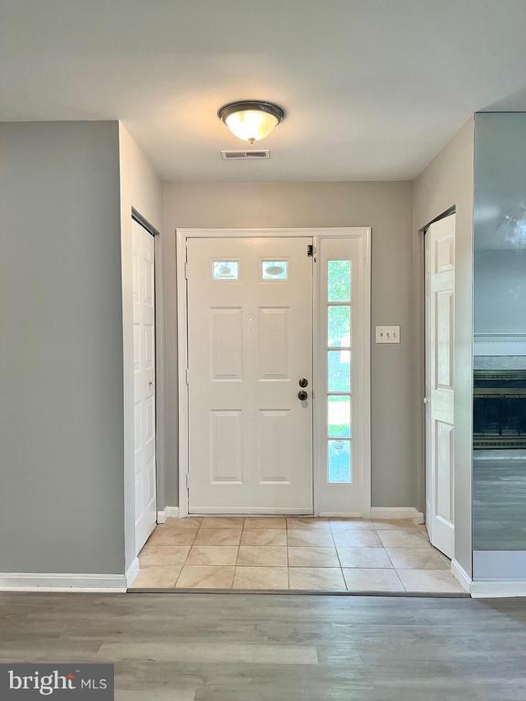 Building Photo - 7572 Belle Grae Dr